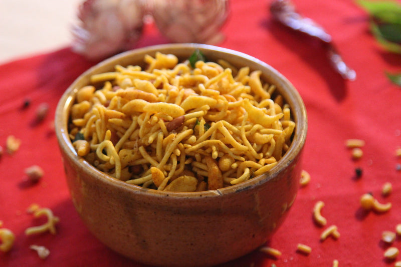 Vijay Sweets Garlic Mixture - 1/2 KG
