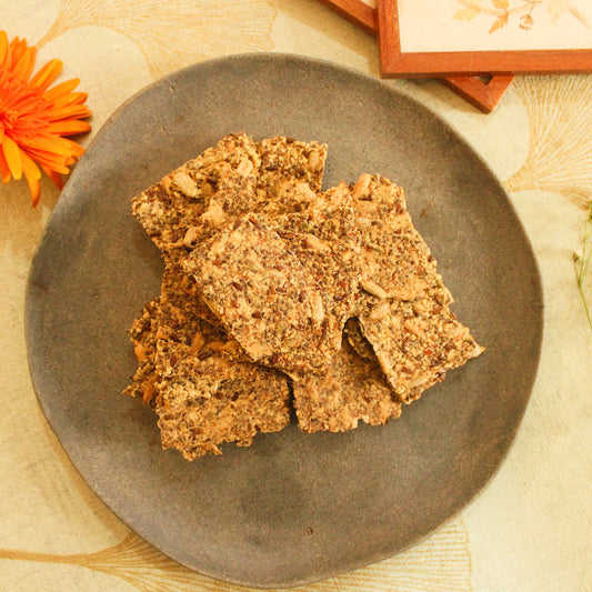 The Cinnamon Kitchen Nut and Seed Cracker 150g